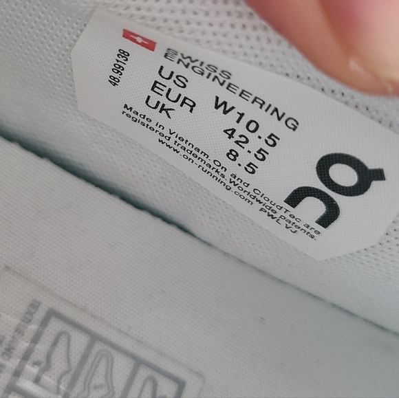 On Roger Clubhouse Women's Sneakers sz 10.5 - Picture 6 of 13